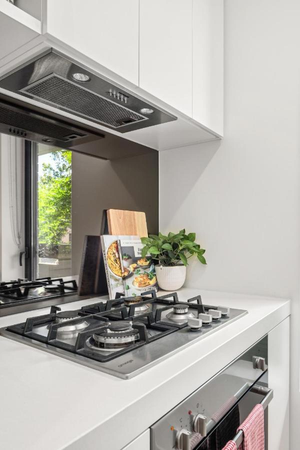 Palmerston St Apartments By Urban Rest เมลเบิร์น ภายนอก รูปภาพ